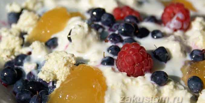 Вкусный и полезный ягодно-кисломолочный десерт