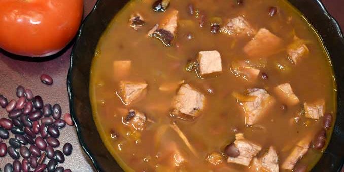 Фасолевый суп со свининой - просто, вкусно и сытно!